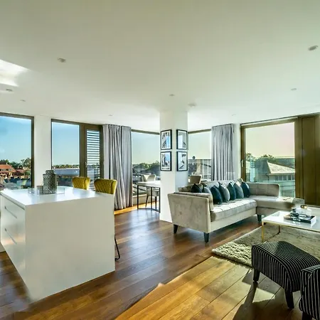 Apartment Skyview Retreat @ Ryedale House