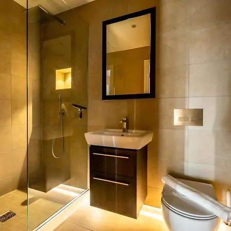 Skyview Retreat @ Ryedale House يورك