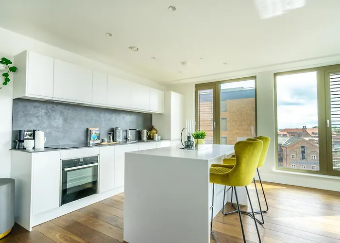 Skyview Retreat @ Ryedale House Διαμέρισμα